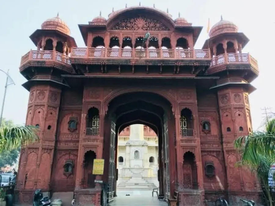 An old arched gateway on the Ajmer and Pushkar heritage route